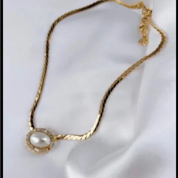 Dior Jewelry - Christian Dior Vintage Oval Pearl Crystal pendant Necklace